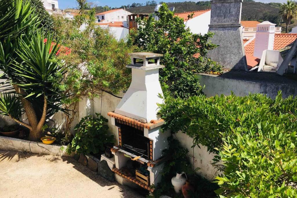 La Casa Flores, Maison Traditionnelle Portugaise Villa Odeceixe Exterior photo